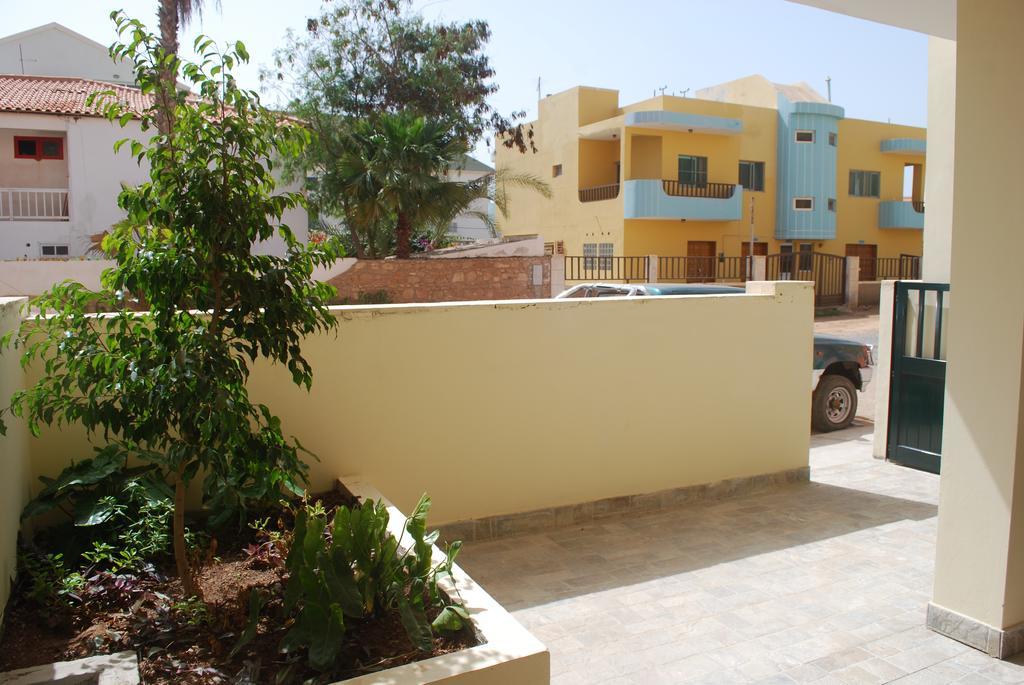 Surf House Cabo Verde Санта Мария Екстериор снимка